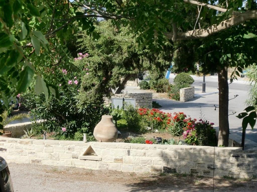 Hotel Neos Matala Экстерьер фото